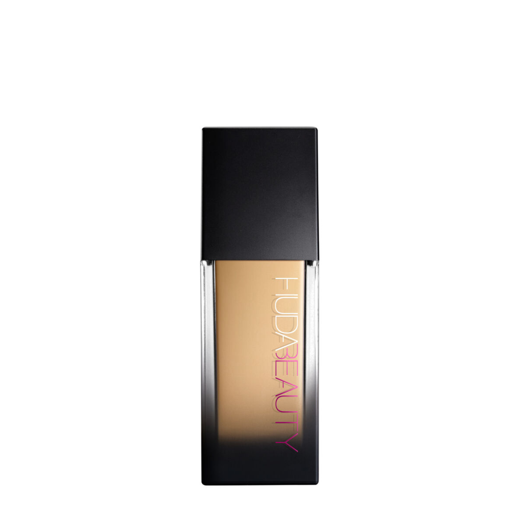 Makeup Huda Beauty Foundation